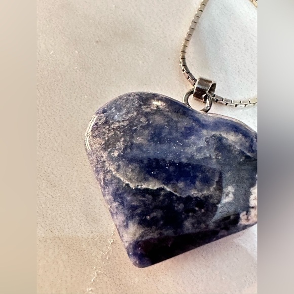SODALITE GEMSTONE HEART PENDANT NECKLACE BLUE 23’ BOX CHAIN EUC 0684 R - Picture 11 of 11